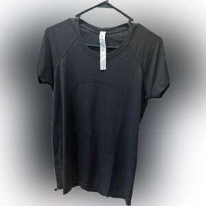 Lululemon Swiftly Tech Short Sleeve 2.0 - Size 10 - NWT